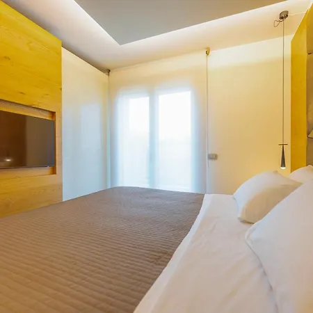 Venice New Luxury Penthouse - Free Parking And Roof Terrace Apartment Mestre