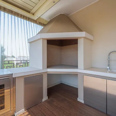 Venice New Luxury Penthouse - Free Parking And Roof Terrace Mestre