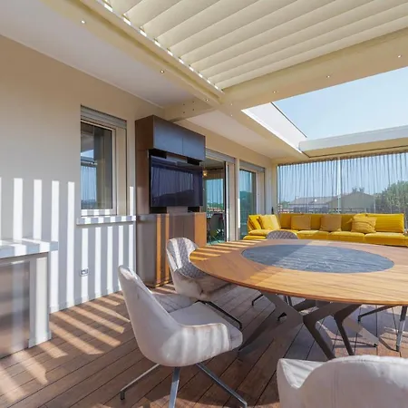 Venice New Luxury Penthouse - Free Parking And Roof Terrace * Mestre