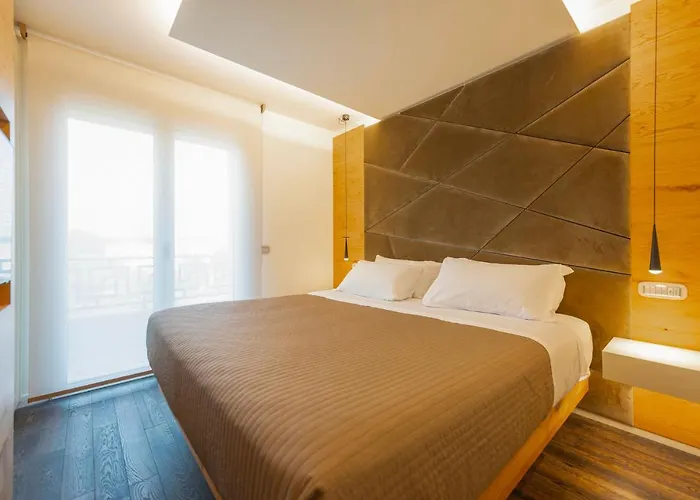 Venice New Luxury Penthouse - Free Parking And Roof Terrace * Mestre