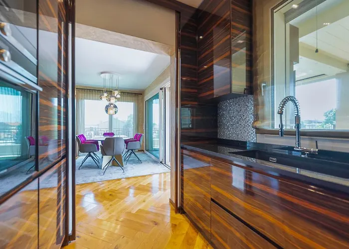 Venice New Luxury Penthouse - Free Parking And Roof Terrace Mestre