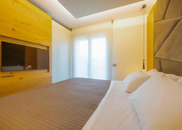 Venice New Luxury Penthouse - Free Parking And Roof Terrace Apartament Mestre