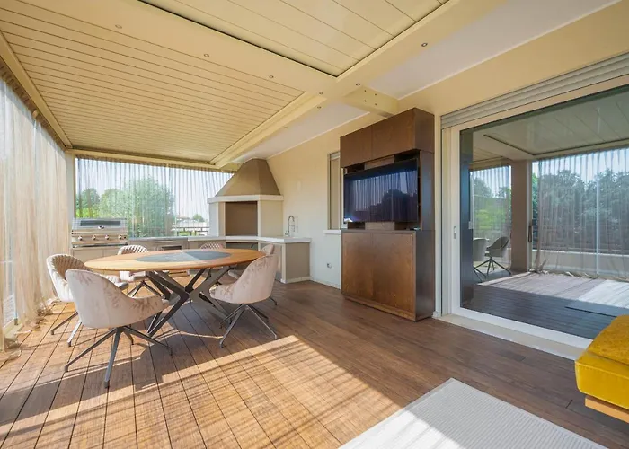 Venice New Luxury Penthouse - Free Parking And Roof Terrace Mestre