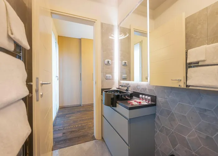 Venice New Luxury Penthouse - Free Parking And Roof Terrace * Mestre